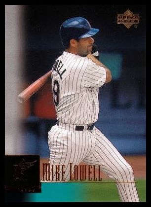 2001UD 212 Mike Lowell.jpg